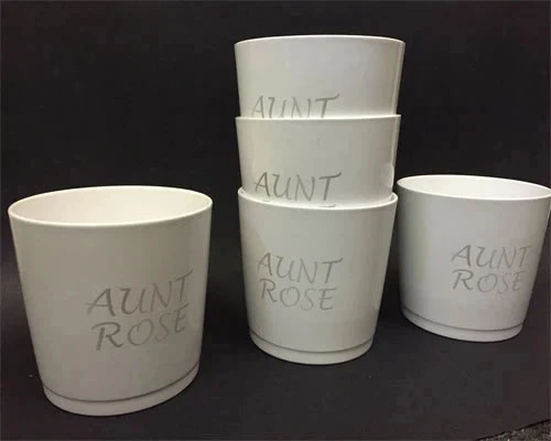 Laser engraving ceramic cup for drinking